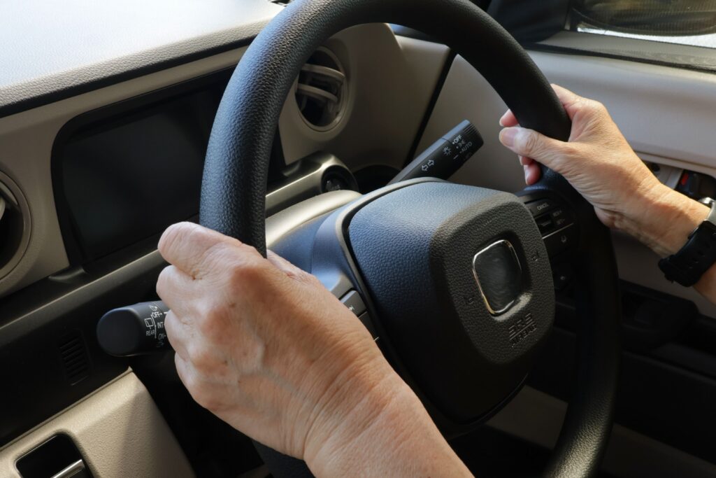 認知症と運転免許 ─ 帰省前に知りたい、切り出し方と5つの備え